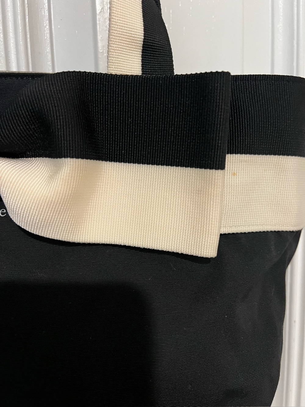 Kate Spade Barrow Street Bow Tote Bag Purse Zipper Top Black Cream - Picture 8 of 16